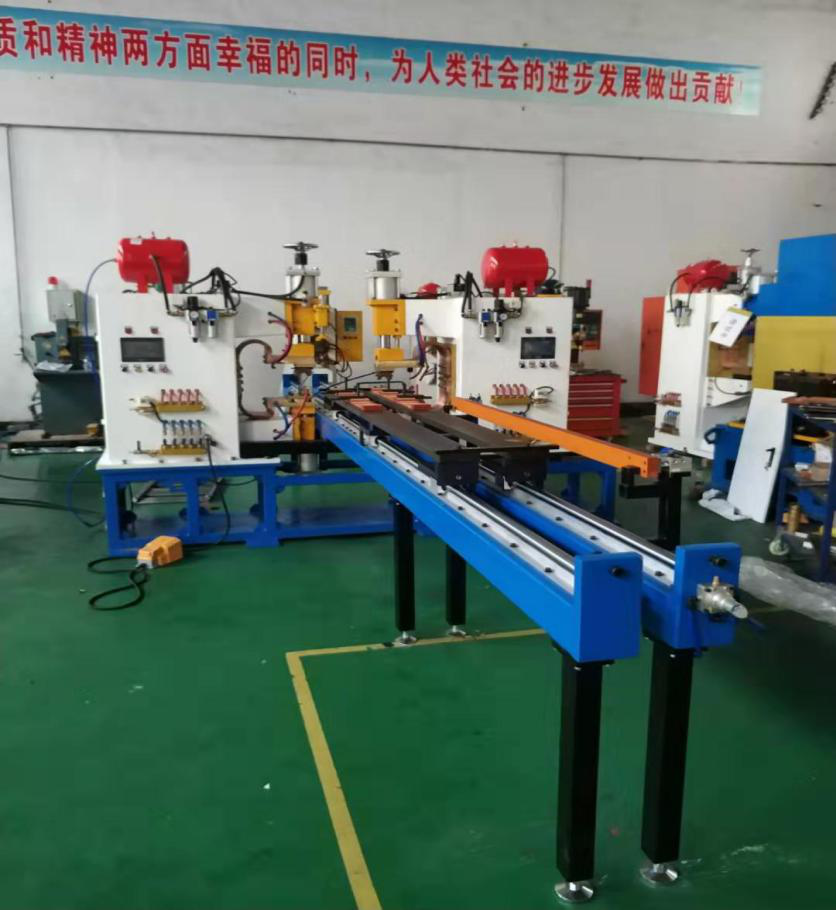 電熱毛巾架雙頭自動焊接機(jī),暖氣片自動點焊機(jī)